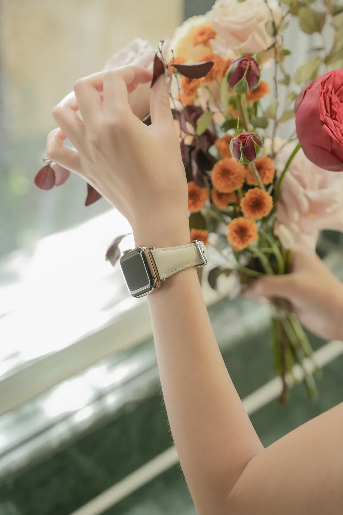 斜角油蠟牛皮 奶茶杏 | BellaBia Apple Watch 女性皮革錶帶