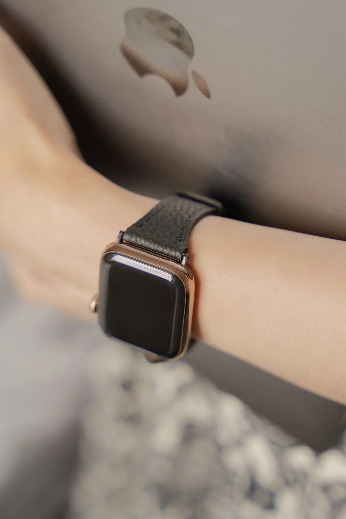 荔枝紋珍藏 經典黑 | BellaBia Apple Watch 女性皮革錶帶